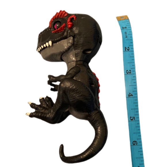 Fingerlings Untamed Infrared Black & Red T-Rex Dinosaur 2017 - Picture 3 of 3